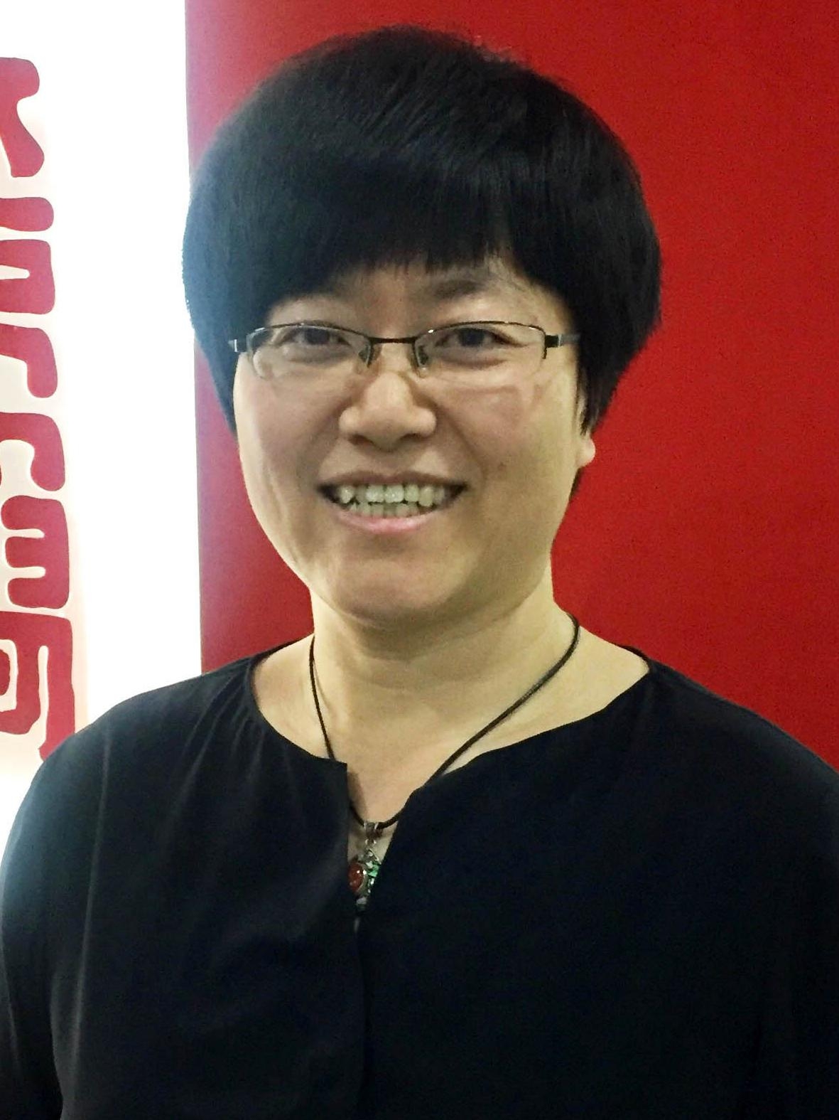 严洁